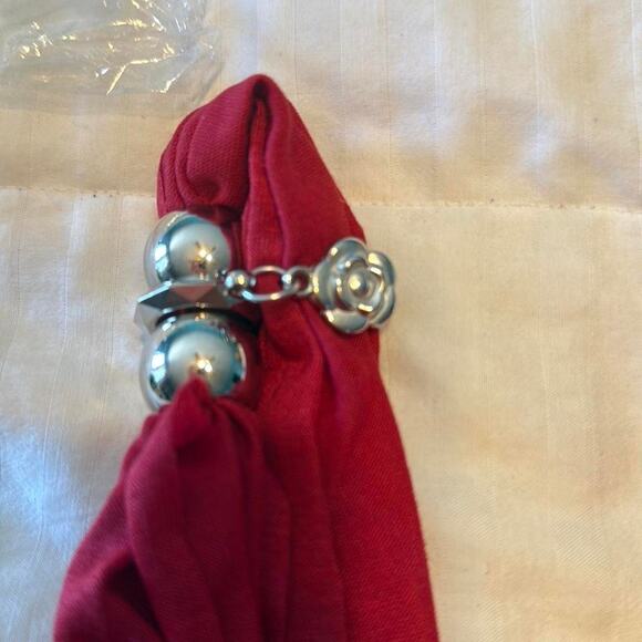 Red and silver scarf with a red pendant - Picture 8 of 9